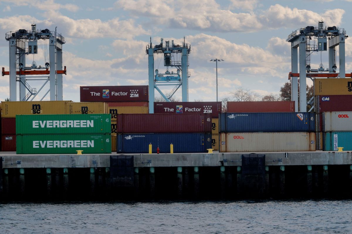  Pirates fail to take control of Greek-managed tanker off Somalia