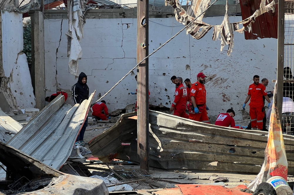 « Ils ont tué des gosses » : Aïn el-Héloué sous le choc après la mort de 13 jeunes dans des frappes israéliennes