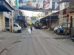 Une ruelle du camp de réfugiés palestiniens de Aïn el-Héloué, près de Saïda au Liban-Sud, le 19 novembre 2025 au lendemain d'un bombardement israélien. Photo Mountasser Abdallah/L'Orient-Le Jour