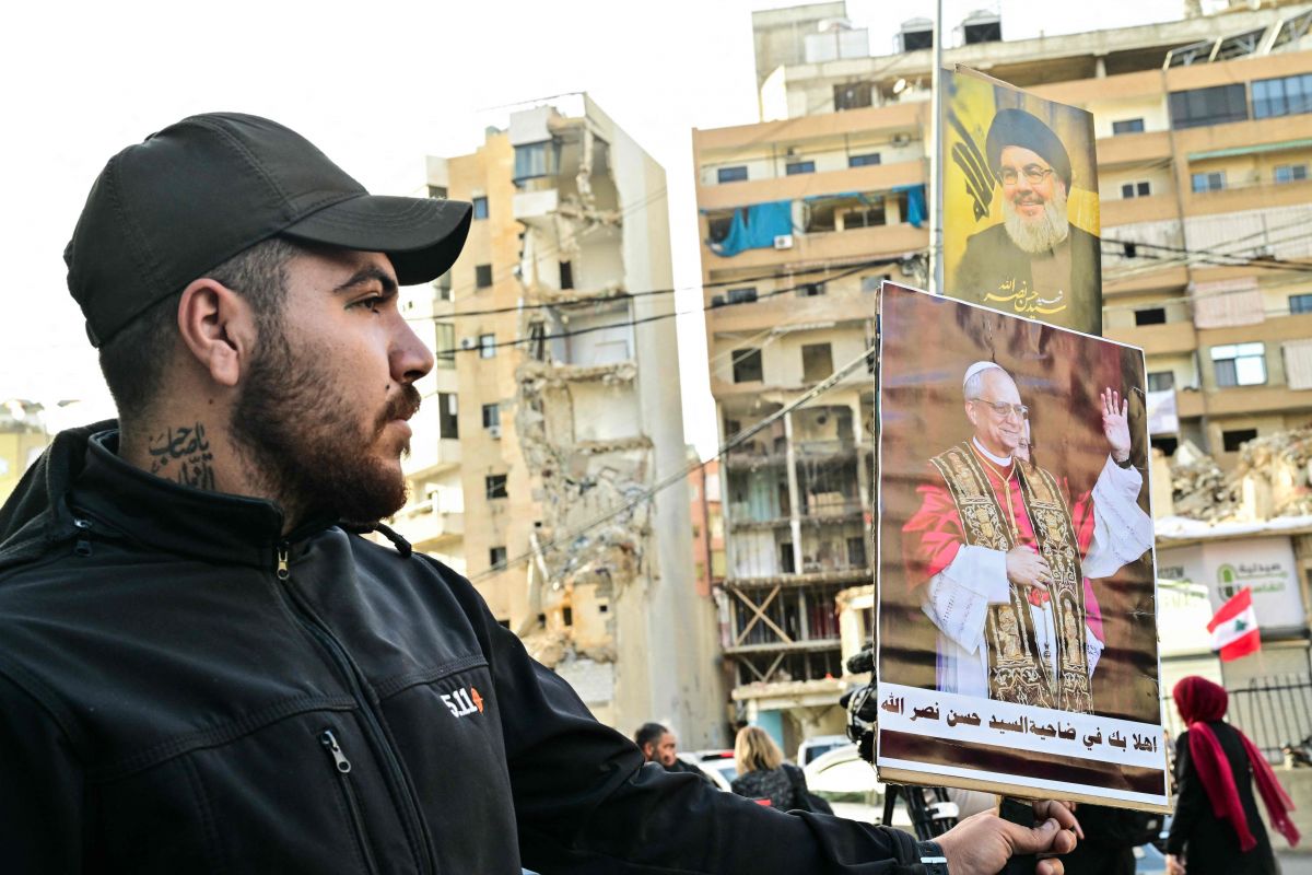 « Pour moi, Hassan Nasrallah et le pape, c’est la même chose » : la banlieue sud de Beyrouth prend Léon XIV à témoin