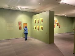 Une belle scenographie pour l'exposition Sur terre comme au ciel : les icônes de Jérusalem »Photo Z.Z./L'OLJ.
