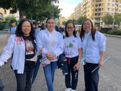 Quatre employées de maison philippines, Merrit, Catherine, Maria et Elvira, se préparent à assister à la messe du pape Léon XIV au centre-ville de Beyrouth. Photo Anne-Marie el-Hage/L’Orient-Le Jour