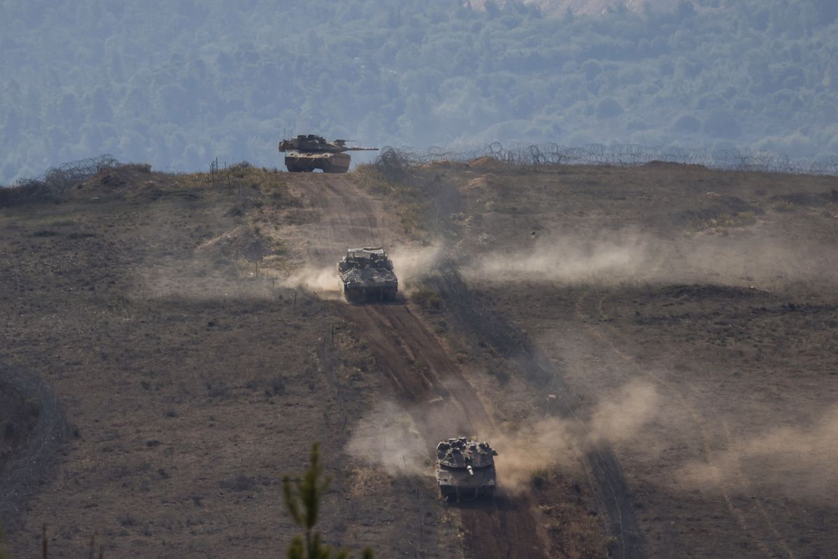 Israël renforce sa vigilance à la frontière libanaise après l’assassinat du chef militaire du Hezbollah

