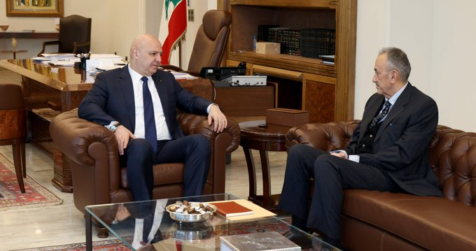 Aoun donne ses instructions à Simon Karam avant la réunion du « mécanisme » vendredi 