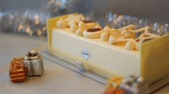 La bûche vanille et noix de pécan de la pâtisserie Cannelle. Photo Téa Ziadé/L'OLJ