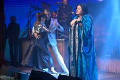 Jahida Wehbé, portée par le chant, lors du gala annuel de Takreem. Photo Nabil Ismaïl