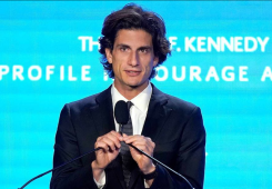 Jack Schlossberg, le charme des Kennedy et des ambitions politiques. Photo tirée du compte Instagram Jack Schlossbergupdates