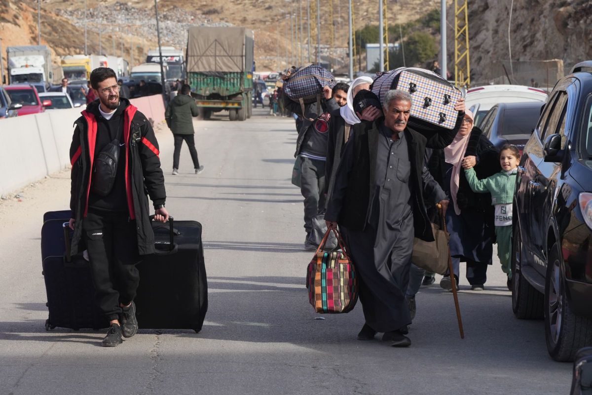 200 Syrians depart Lebanon in 13th convoy of voluntary returns