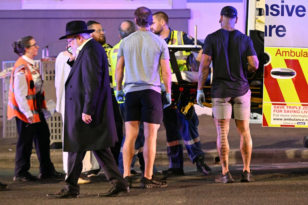 ‘Terrorist’ and 'antisemitic' attack kills 11 on Sydney beach