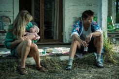 Jennifer Lawrence et Robert Pattinson dans une scène du film "Die My Love". © MUBI / Seamus McGarvey