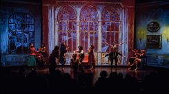 La production la plus récente de Metro, « Al-Souq al-oumoumi », une comédie musicale située dans l’ancien quartier des maisons closes de Beyrouth.Photo Lara Nohra, avec l’aimable autorisation de Metro al-Madina