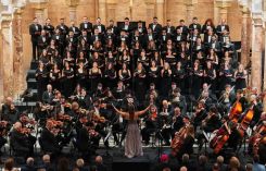 L’orchestre et le chœur de l’USJ lors de la création de "Au cœur de notre terre", à l’église Saint-Joseph des Jésuites. Photo Choeur de l'USJ
