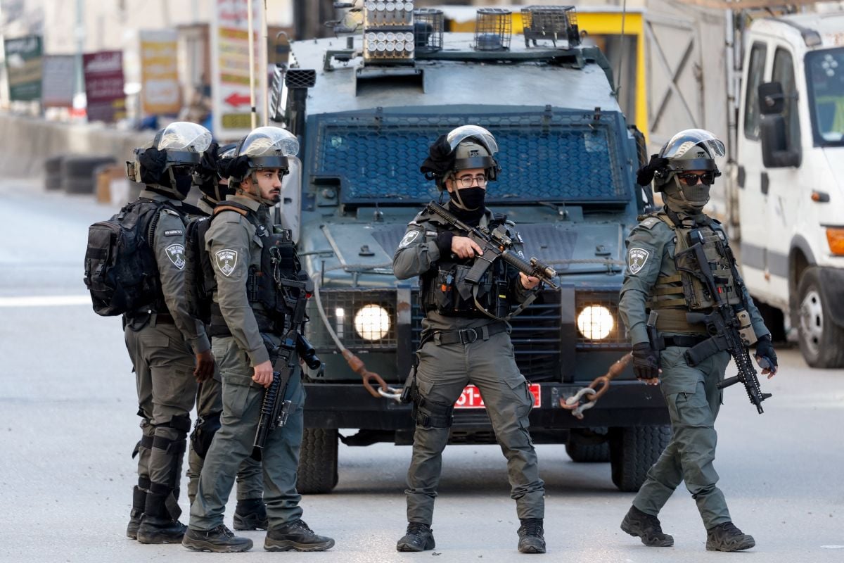 Israel army probes soldiers' killing of teen