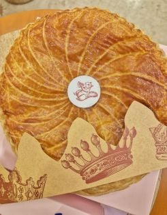 A flatbread with miskeh to enhance the whole thing. (Credit: La Tarterie)