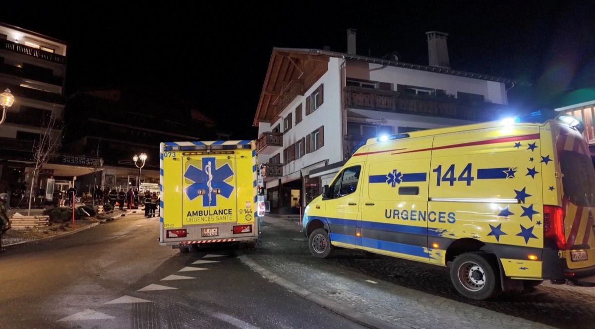 L'identification des victimes se poursuit à Crans Montana après l'incendie d'un bar, une quarantaine de morts dénombrés
