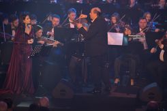 Sur scène, la complicité artistique entre Hiba Tawaji et Oussama Rahbani se resserre, portée par une même écoute et une fidélité partagée à l’univers de Mansour Rahbani. Photo Nabil Ismaïl