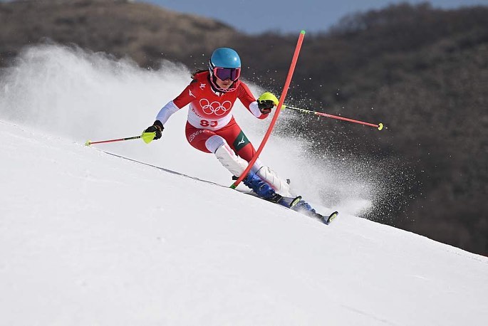 Gravely injured, Manon Ouaiss, bids farewell to the Winter Olympics