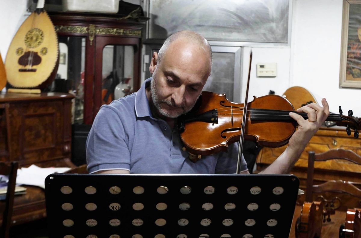 Arty Iskandarian : à Kaslik, un maître méconnu parmi les meilleurs luthiers au monde