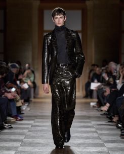 37 ans d’élégance en mouvement : l’ultime défilé de Véronique Nichanian pour Hermès. Photo DR