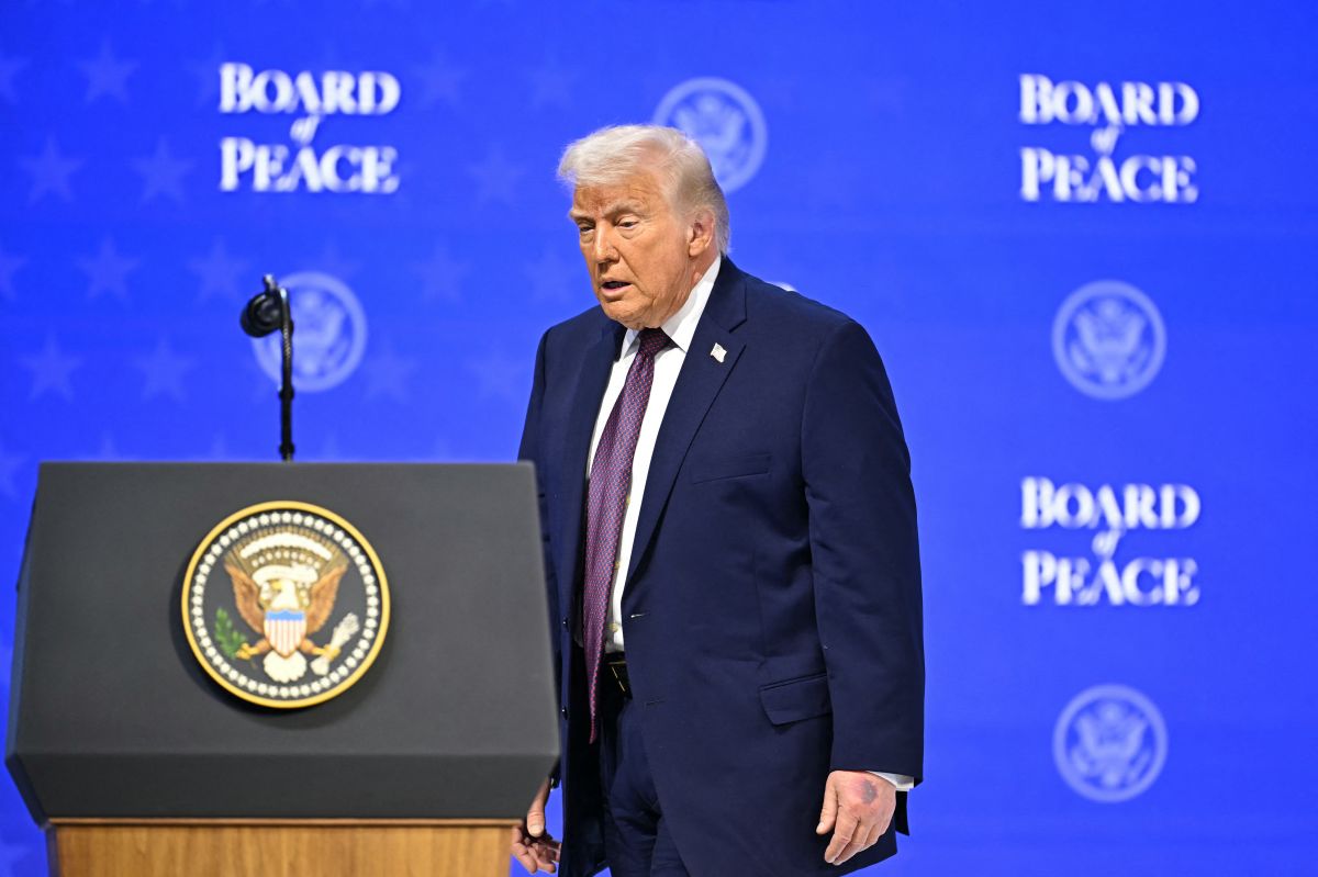Trump says Hamas must give up weapons or be 'blown away'