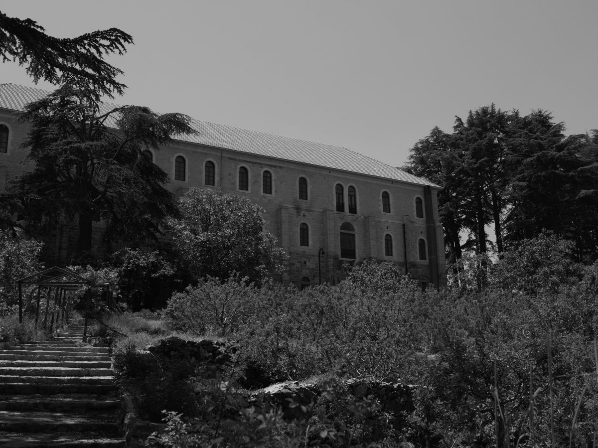 À Dimane, la réorganisation de la propriété des terrains du village divise Église et habitants