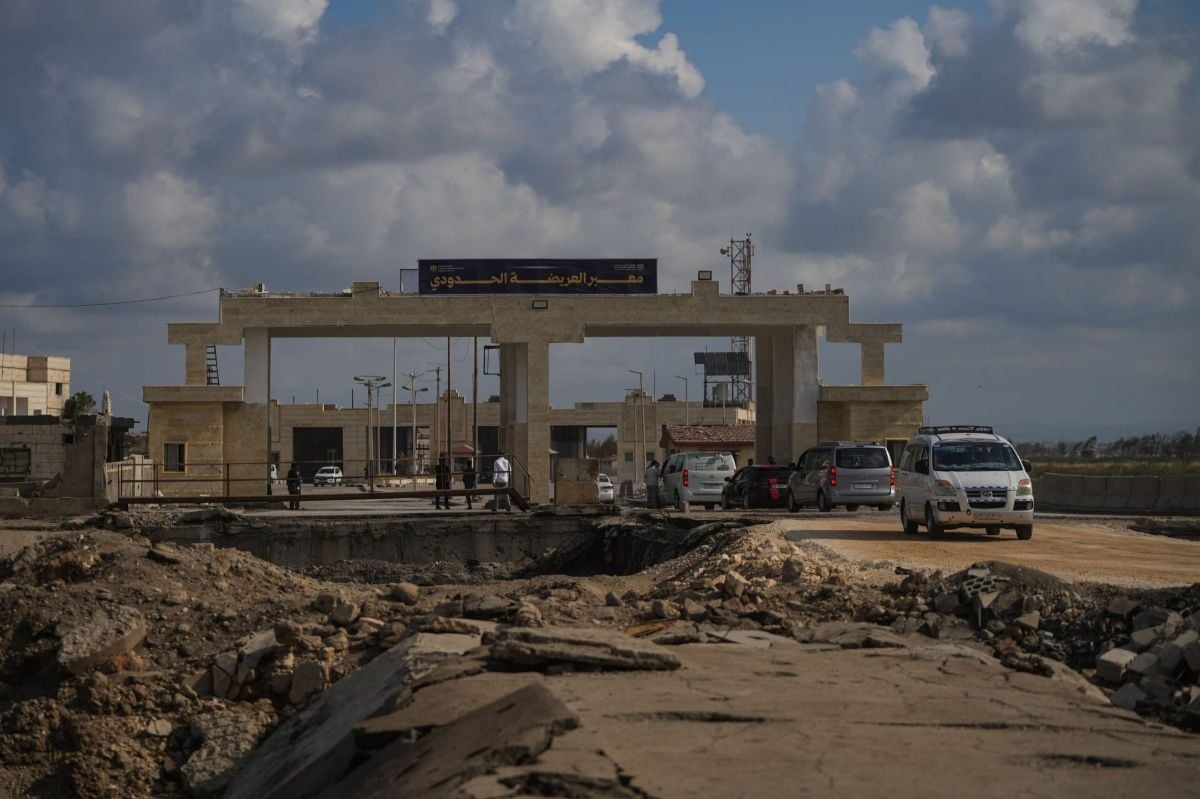 Après la guerre et les intempéries, le pont frontalier de Arida de nouveau en travaux