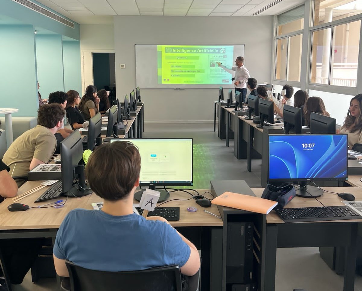 Mauvais pour les devoirs, utile pour les profs : dans les écoles du Liban, l'IA cherche encore sa place