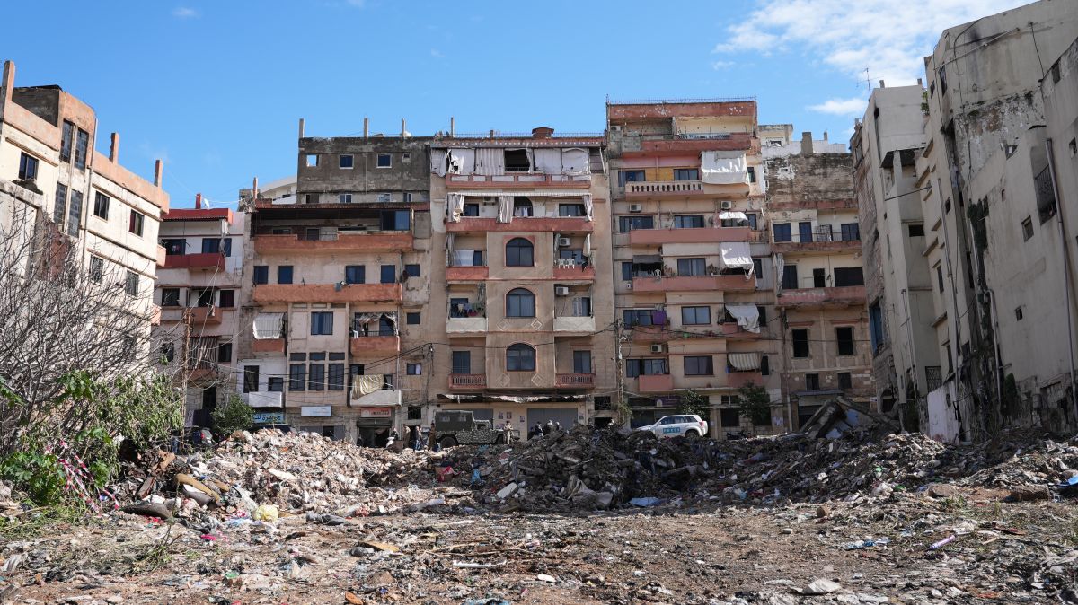 Amid Tripoli buildings collapsing, city issues demolition orders, evacuation calls