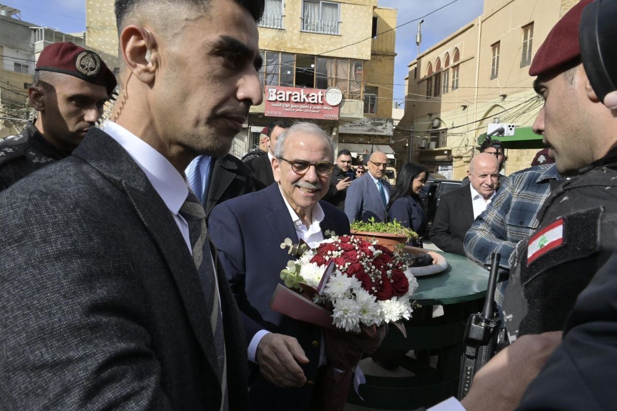 « Bienvenue à l’État » : Salam accueilli avec ferveur dans le Sud où il s’engage à la reconstruction