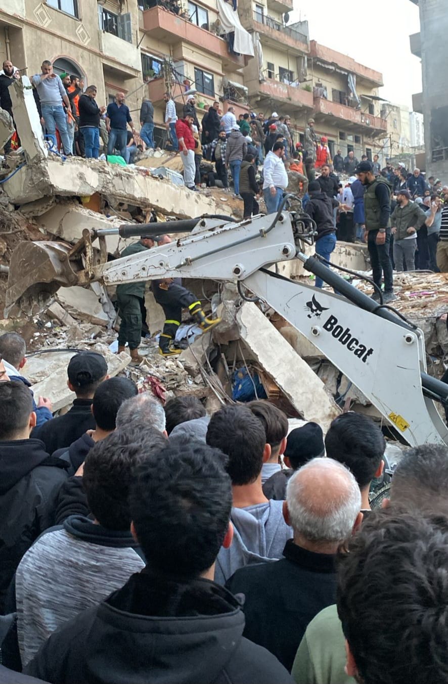 Tripoli à nouveau endeuillée et en colère : 14 morts dans l'effondrement d'un batiment à Bab el-Tebbané