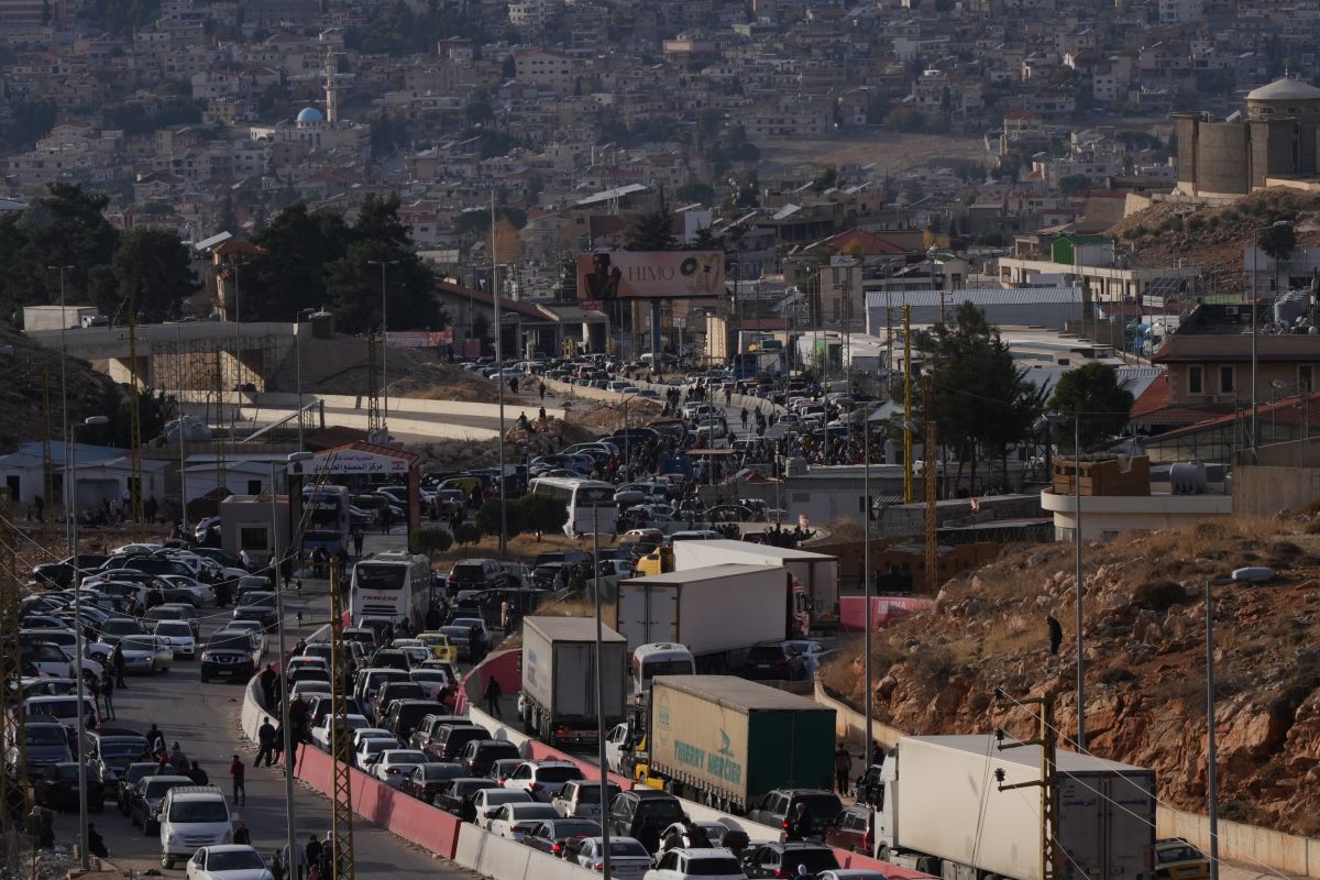 Réunion libano-syrienne à la frontière après l'interdiction de transit pour les camions étrangers en Syrie