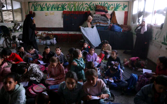 Noor Alyacoubi, depuis Gaza :  « C'est la seule chose qui me donne l'impression que mon père est toujours là »