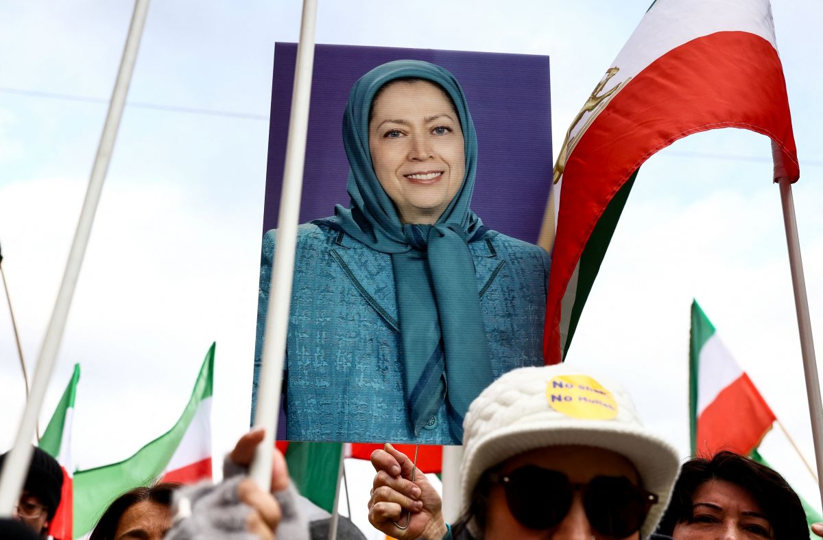 Senior reformists arrested after protests released on bail