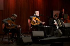 Charbel Rouhana, Marcel Khalifé, Nadim Rouhana et Sary Khalifé lors du concert inaugural du Festival al-Butan. Photo Nabil Ismaïl/Festival al-Bustan