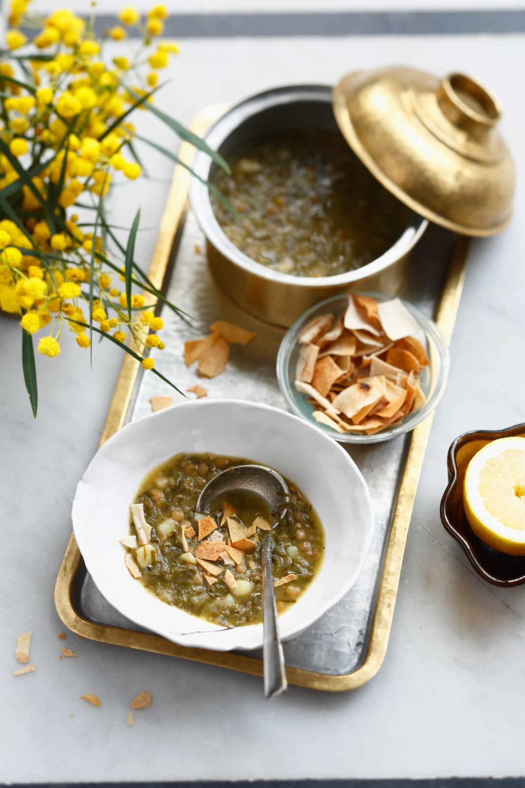 La soupe de lentilles au citron (shorbet adas bel hamod) de Liza Soughayar Asseily