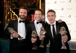 L'acteur Amaury de Crayencour, Tristant Petitgirard et Benoît Solès lors de la 31e cérémonie des Molières 2019 aux Folies Bergère à Paris, France, le 13 mai 2019. Photo avec l'aimable autorisation de Benoît Solès