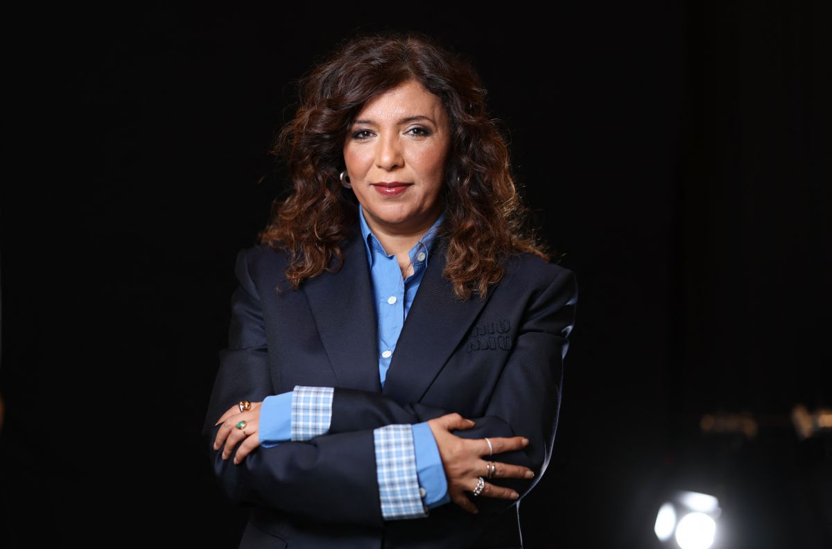 'The Voice of Hind Rajab' director Kaouther Ben Hania leaves her award on stage