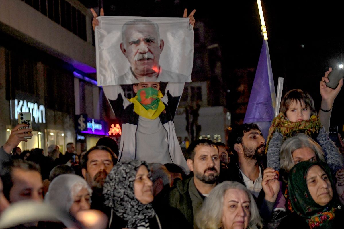 Erdogan ally calls for official status for jailed Kurdish militant leader