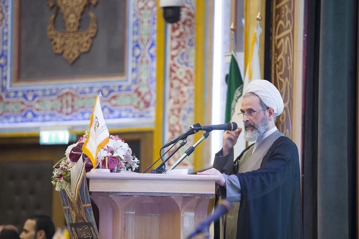 Téhéran promet de venger la mort de Khamenei, remplacé par intérim par l'ayatollah Alireza Arafi