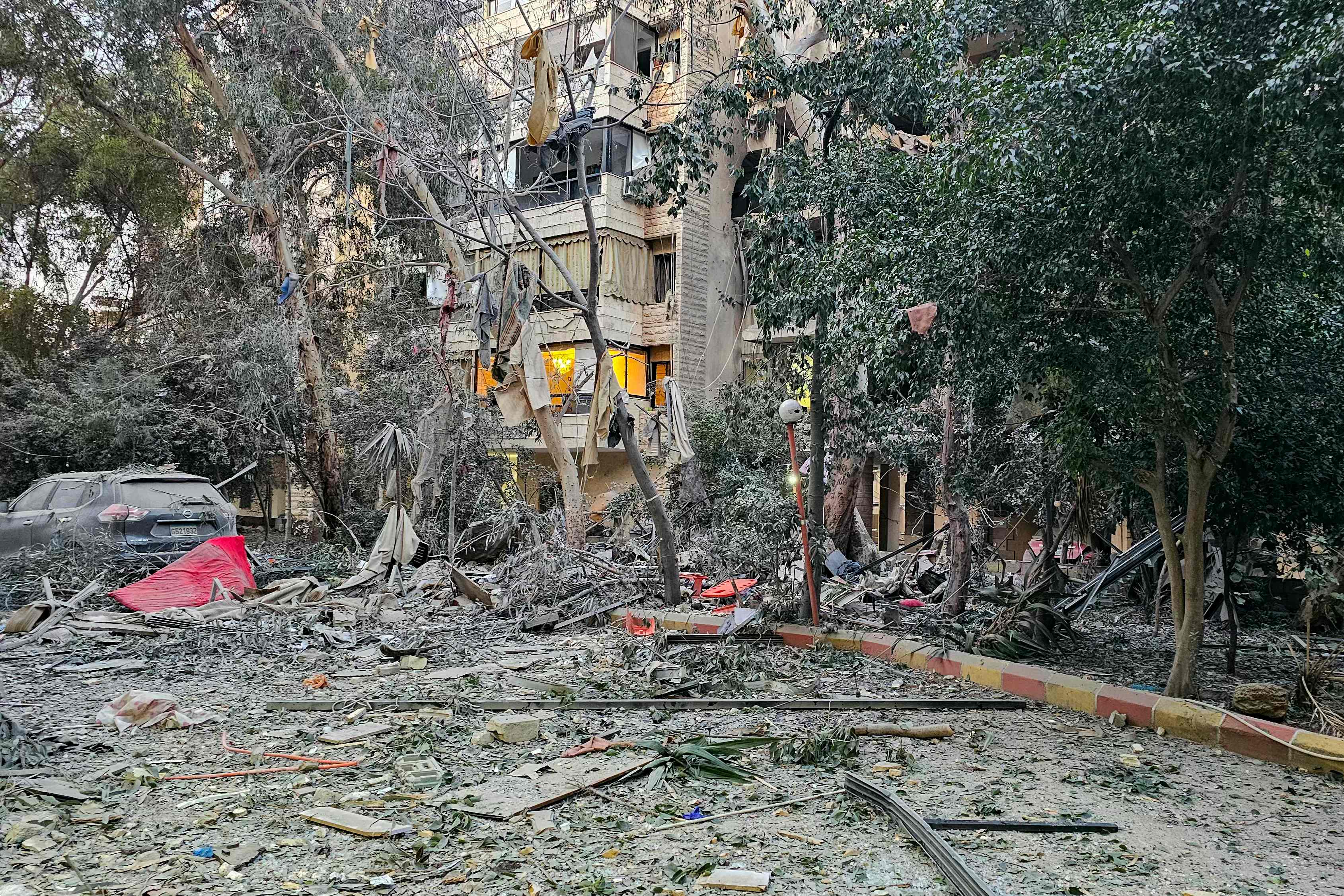 Aux premières heures du matin, les lourds dégâts rappellent les images de destruction au pic de la guerre de 2024. Photo AFP