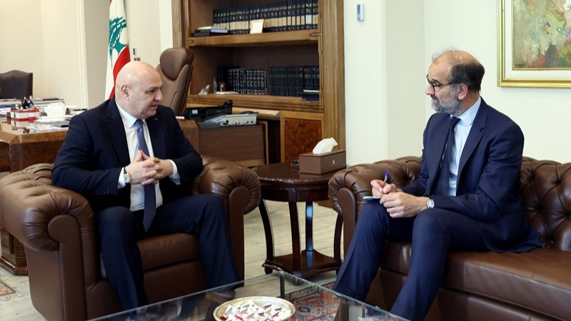 Plusieurs pays, dont la Russie, expriment à Aoun leur soutien aux décisions du gouvernement concernant le Hezbollah