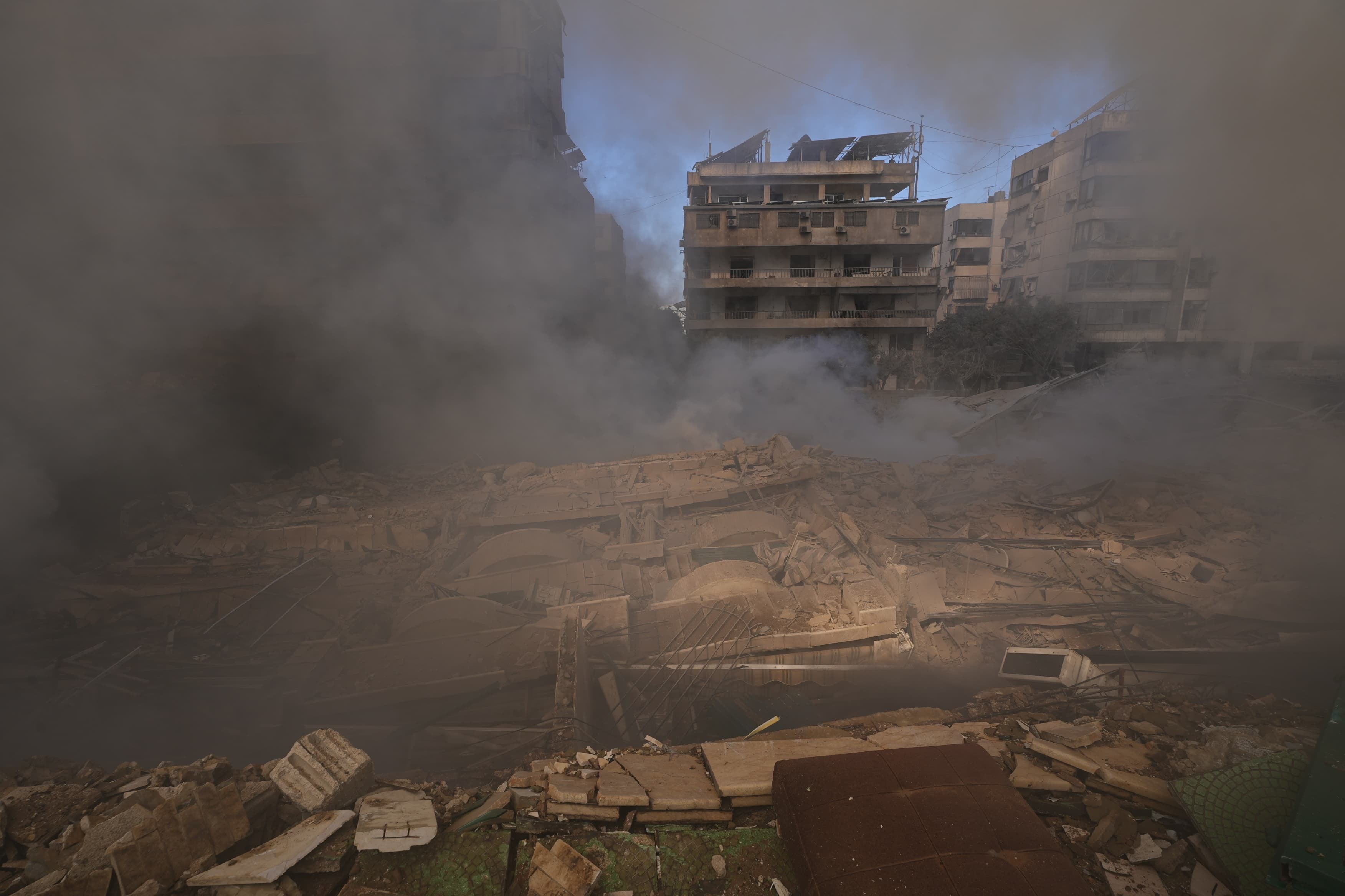 On the ground, scenes of devastation bring back the worst memories of the last conflict: here, near the airport highway, a building reduced to rubble. (Credit: Mohammad Yassine/L’Orient Today)

