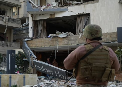 Frappe nocturne sur un hôtel de Baabda : une femme grièvement blessée, pas de déploiement du Hezbollah pendant la nuit, selon plusieurs sources à L'OLJ | Direct