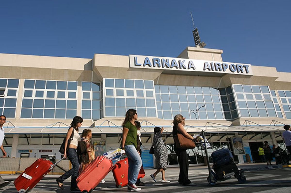 Fermeture de l'espace aérien au-dessus de Larnaca après la détection d'un engin « en provenance du Liban » 