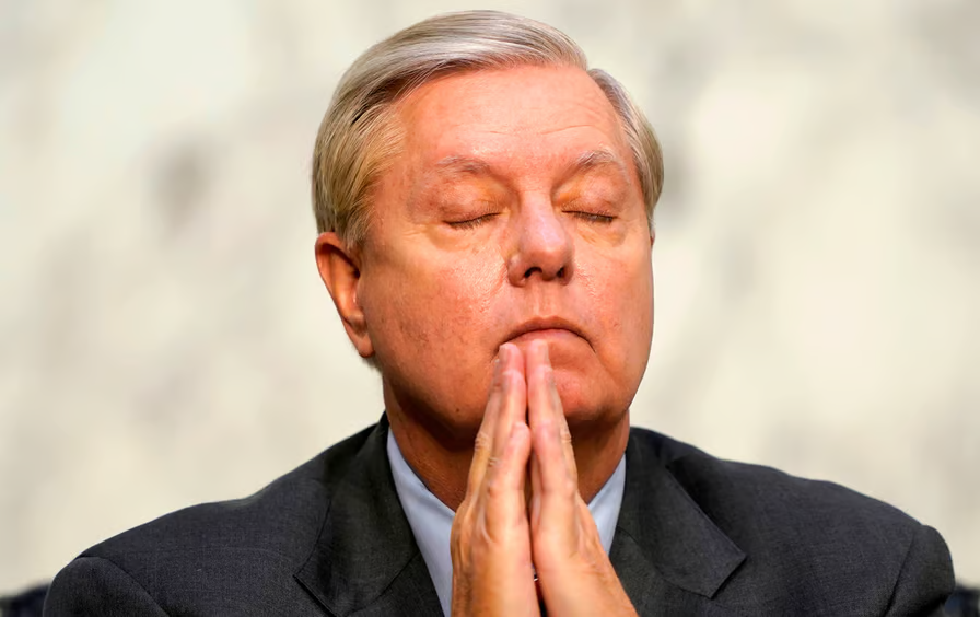 Frappes sur les dépôts de carburant en Iran : Lindsay Graham prône la prudence pour ne pas « compromettre l'avenir »