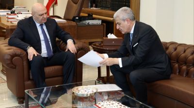 Maintien de l'activité industrielle et de l'électricité : Aoun reçoit Issa el-Khoury et Saddi