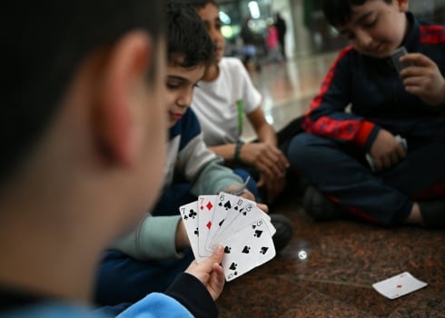 École, activités, routine : comment bien accompagner ses enfants en temps de guerre au Liban