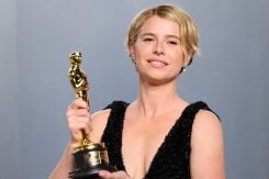 L'actrice irlandaise Jessie Buckley, Oscar de la meilleure actrice pour « Hamnet ».  Photo  Jean-Baptiste Lacroix/AFP