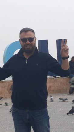 Abbas Abou Khalil sur la corniche de Tyr, le 18 mars 2026. Photo envoyée par Abbas Abou Khalil à L’Orient Today