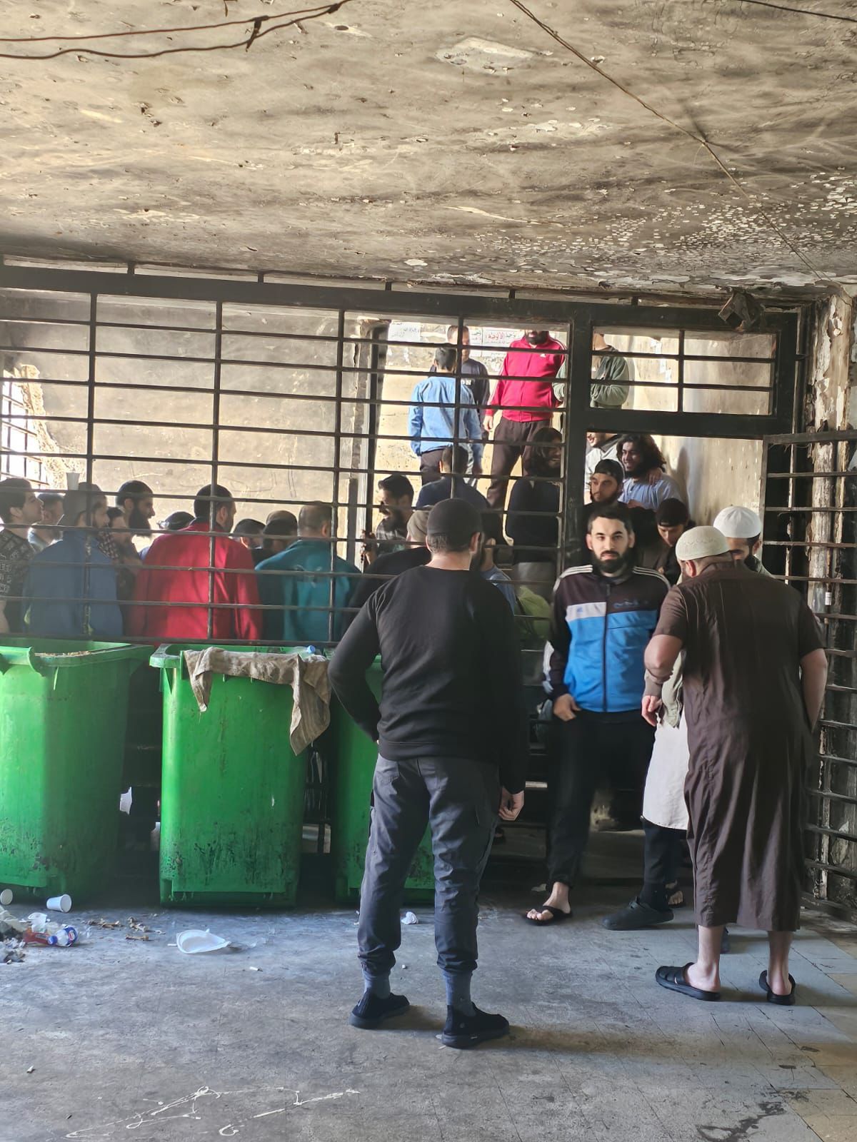 Premier transfert de prisonniers syriens de Roumieh vers la Syrie